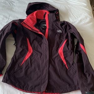 North face ski jacket women’s medium